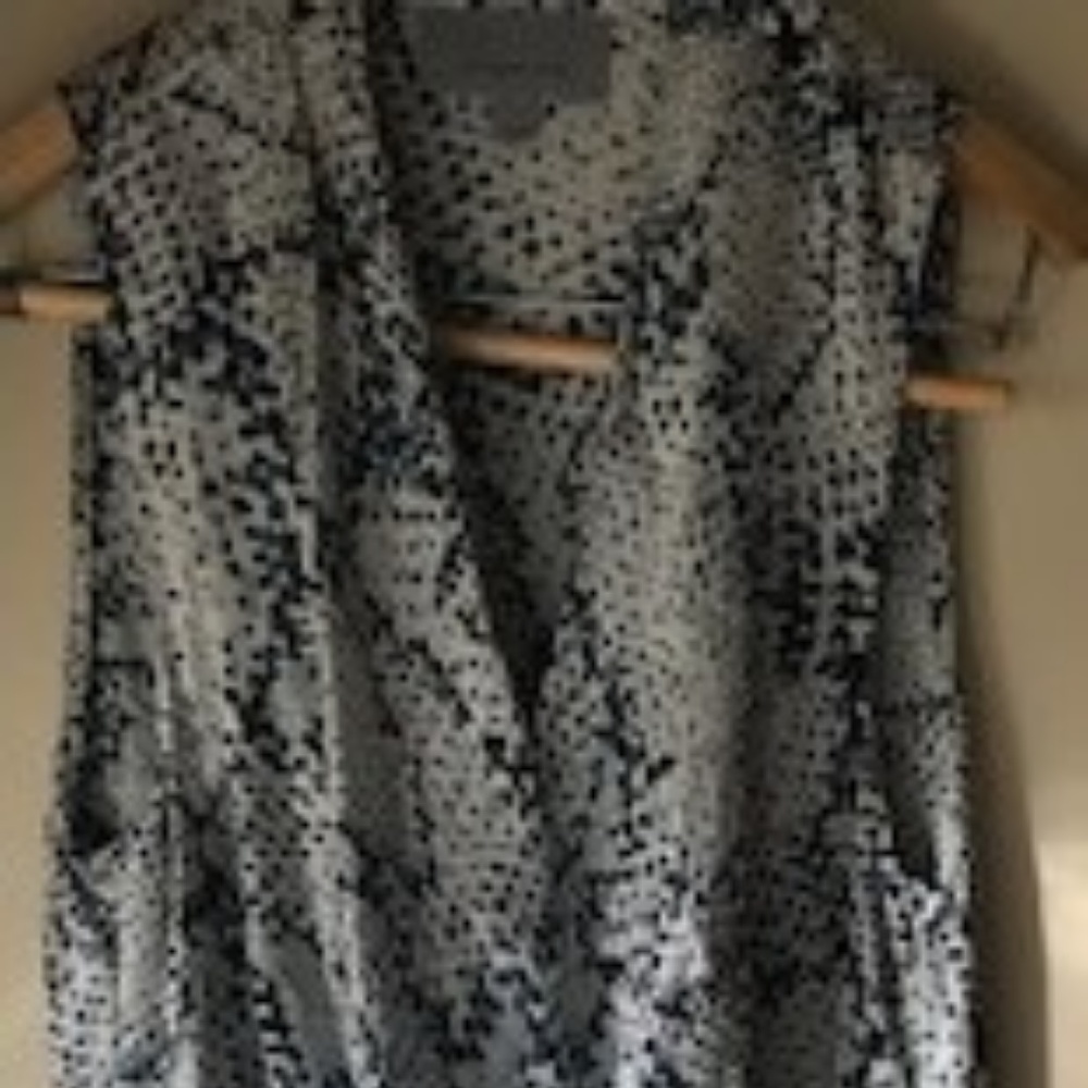 Nordstrom Women's silk sleeveless top/tunic